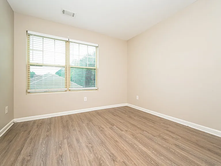 4047 Clay Ct SE — Photo 5