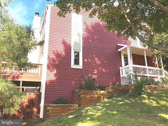 2nd image of 7328 Eastgate Ln