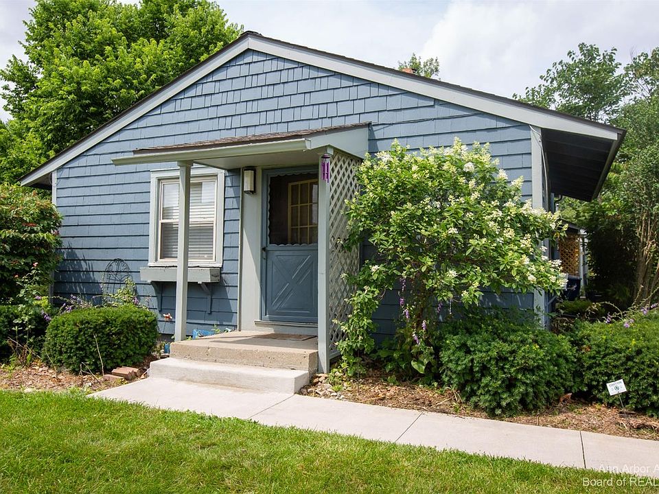1st image of 3386 Norwood St #404