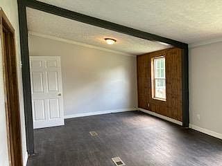 5th image of 107 Pikeville Ave
