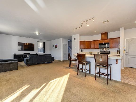 3rd image of 9550 Cherry Grove Cir