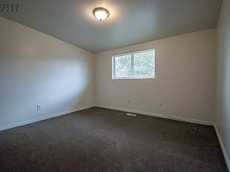 4881 S 4015 W — Photo 8