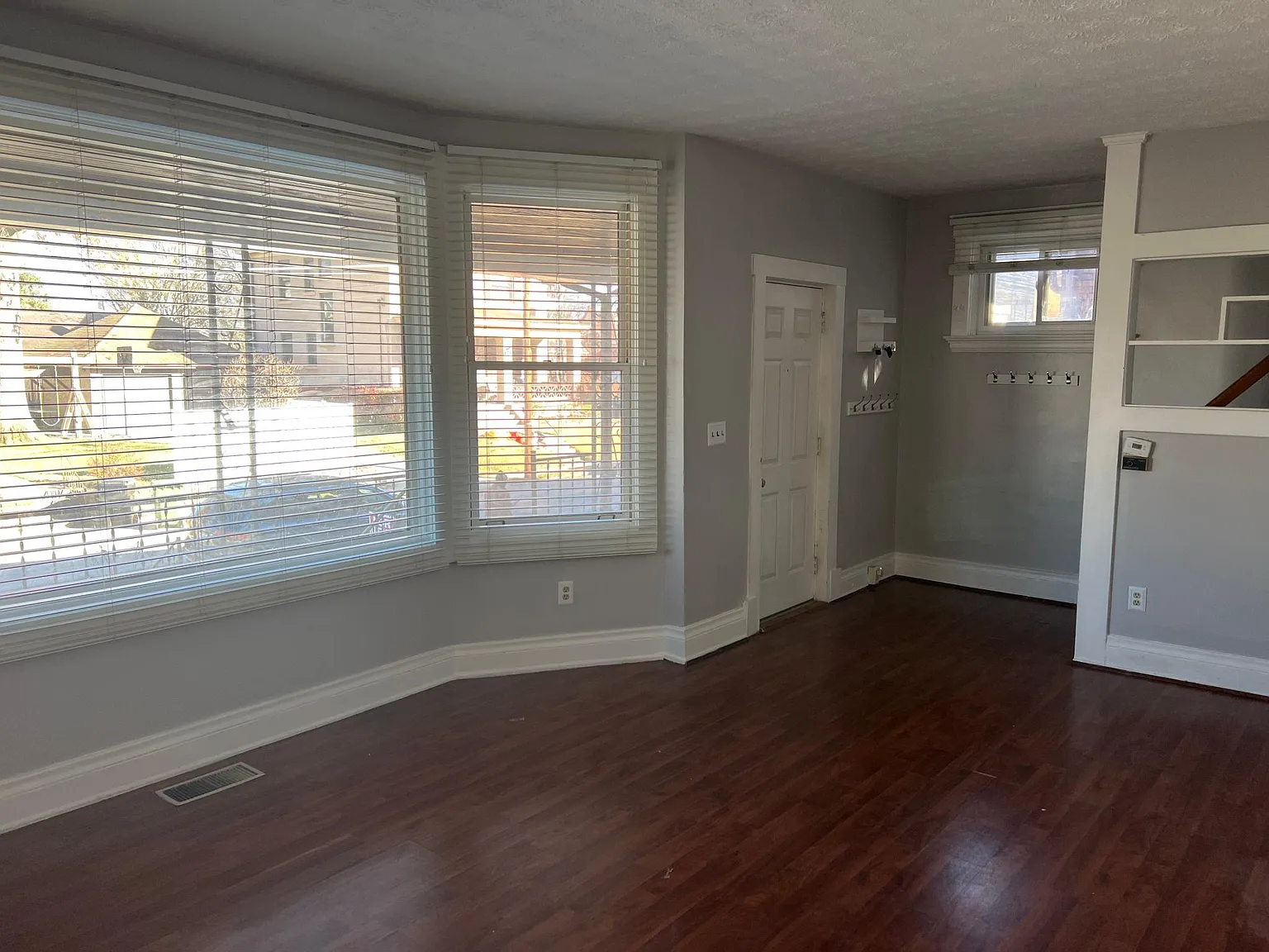 3 bed, 1270 sqft, $1,895 — Photo 4