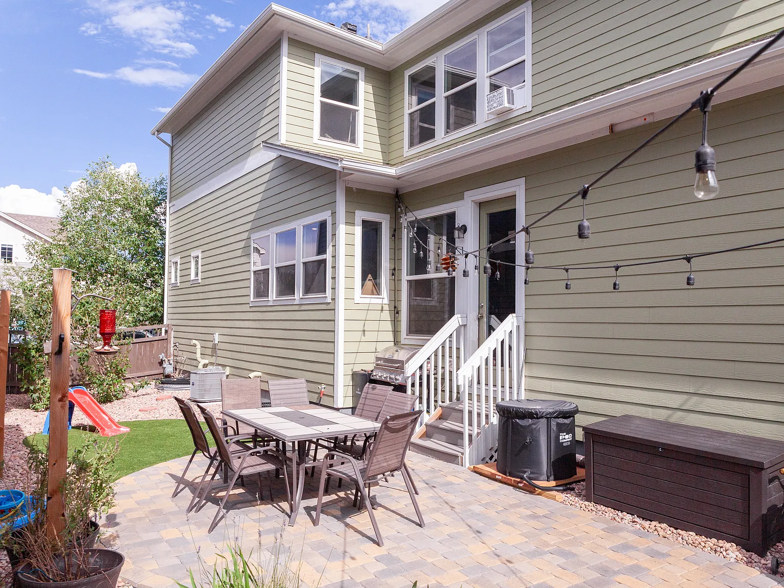 4 bed, 2400 sqft, $3,100 — Photo 4