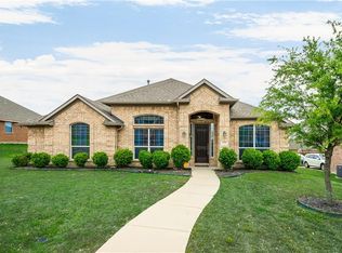 905 Ginger Trl, Desoto, TX 75115