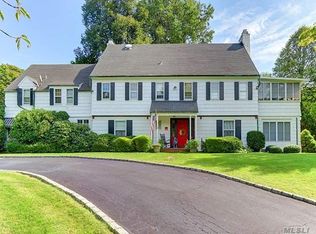 5 Kohlsaat Ct, Smithtown, NY 11787