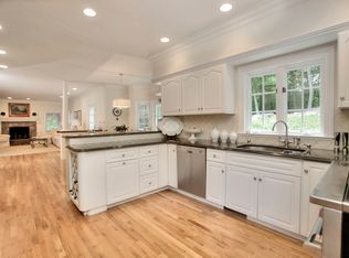 24 Hart Ln, Weston, CT 06883