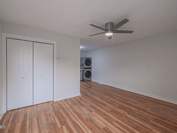 2nd image of 800 Rolling Hills Dr APT 9