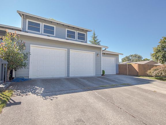 3rd image of 1388 SE 51st Ave