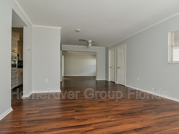 4th image of 7804 Plunkett Ave