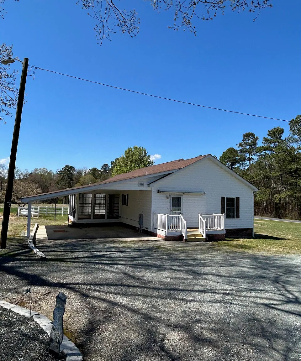3 bed, 2016 sqft, $2,000 — Photo 4
