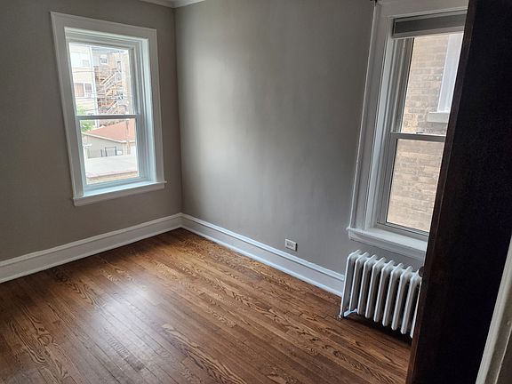 2nd image of 4842 W Elm St
