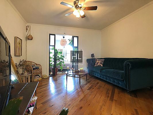 1st image of 257A 20th St #3