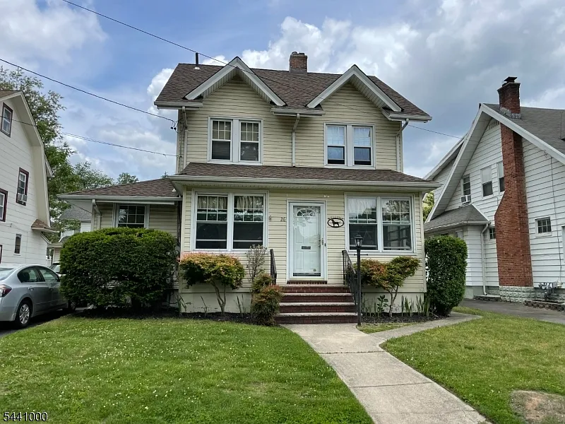 26 Parkway W