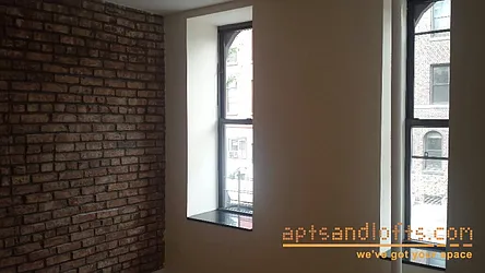 Rented by aptsandlofts.com