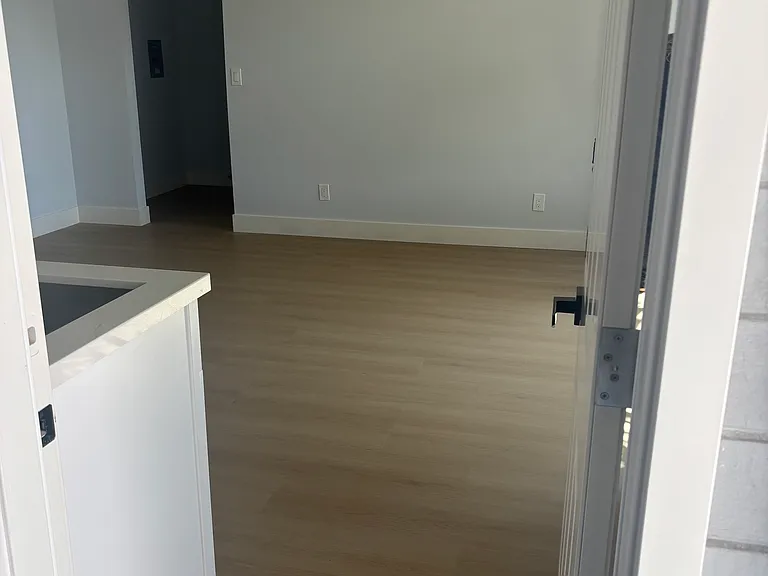 1453 E 3rd Ave #1 — Photo 4