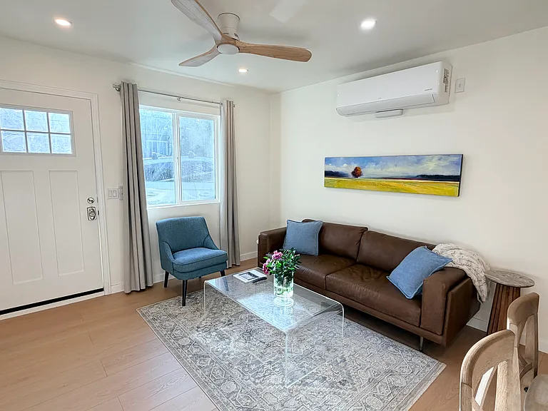 5061 Haskell Ave #GUESTHOUSE — Photo 6