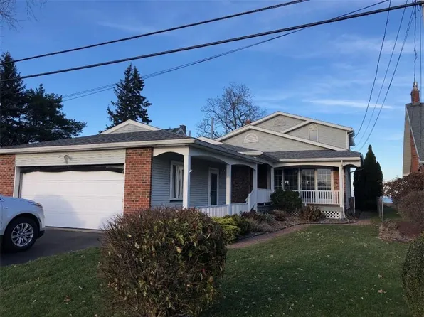 1346 Edgemere Dr, Rochester, NY 14612