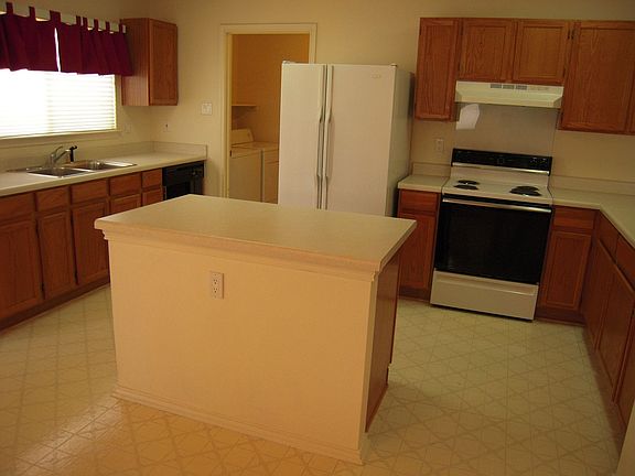 Spacious Island Kitchen