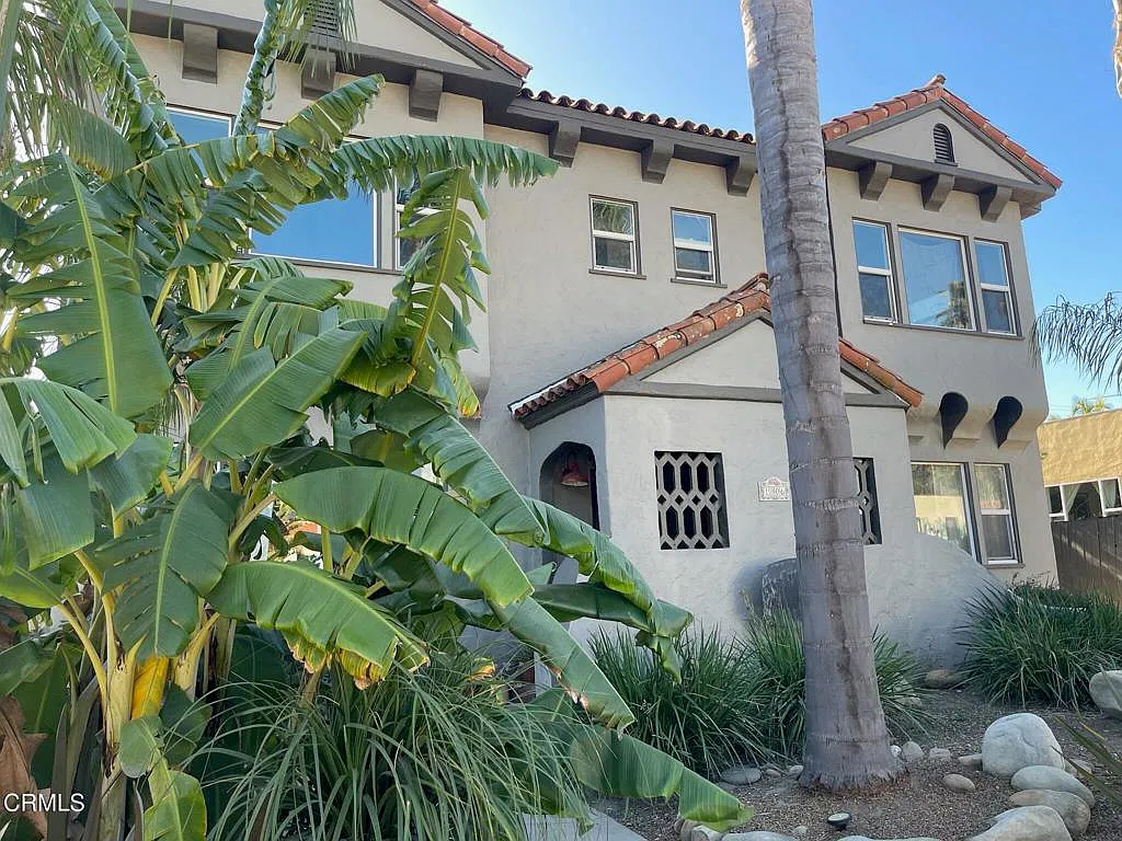 1 bed, 1.0 bath, 1000 sqft, $2,350 — Photo 1