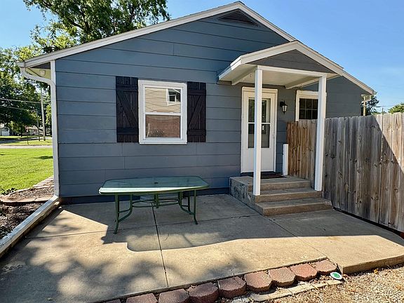 4th image of 1412 NW 3rd St