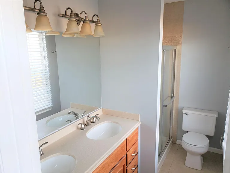 2193 Jarrow Dr — Photo 16