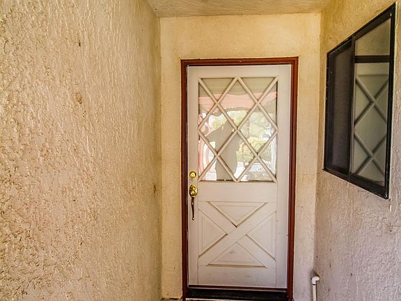 5th image of 27364 Strawberry Ln