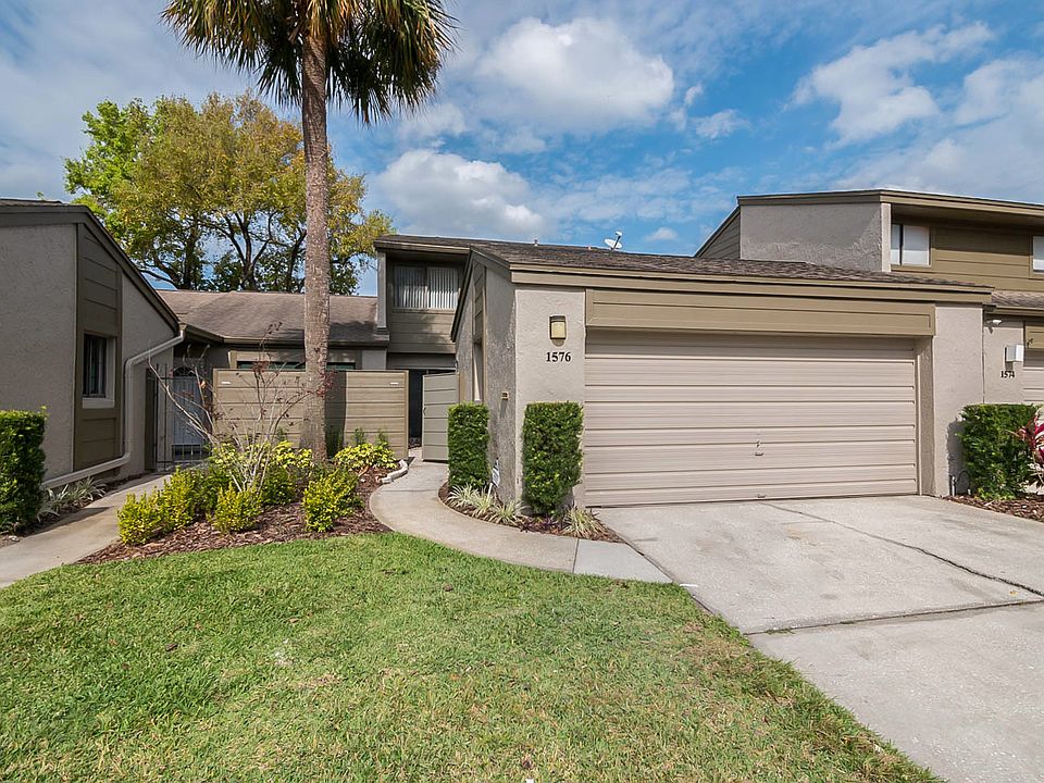 1st image of 1576 N Carolwood Blvd