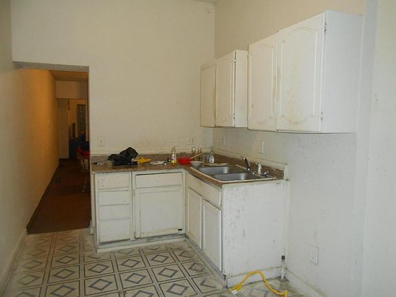 4th image of 465 N Monroe Ave