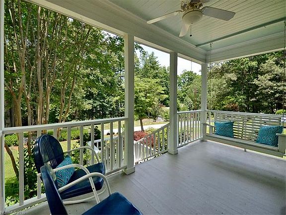 2nd image of 1909 Trellis Ln