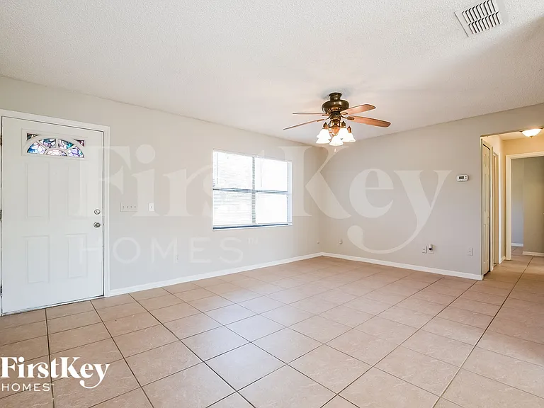 3208 Buckland St — Photo 3