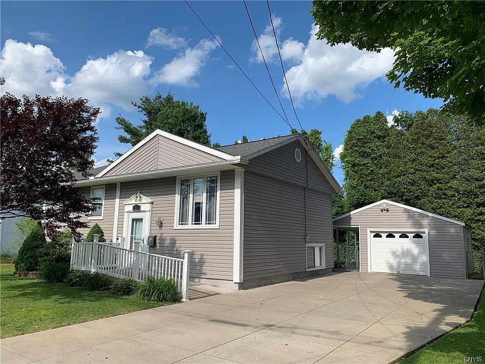 1st image of 16 Dawn Dr