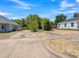 1316 E Leuda St, Fort Worth, TX 76104