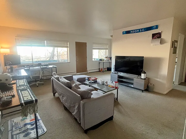 1320 Folsom St — Photo 3