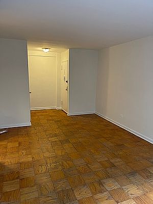 3rd image of 327 W 30th St APT 2B