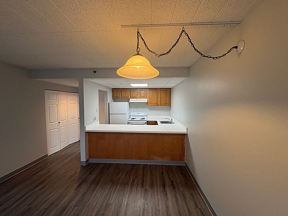 3rd image of 83 Scovill St #6
