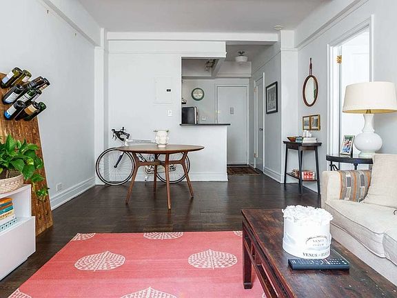 4th image of 24 5th Ave APT 1412A