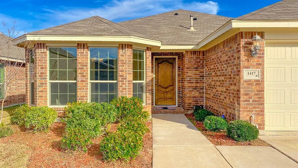 1417 Sun Dr — Photo 2