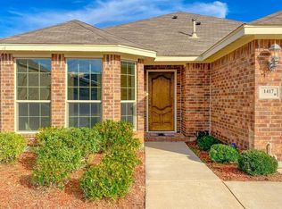 1417 Sun Dr, White Settlement, TX 76108