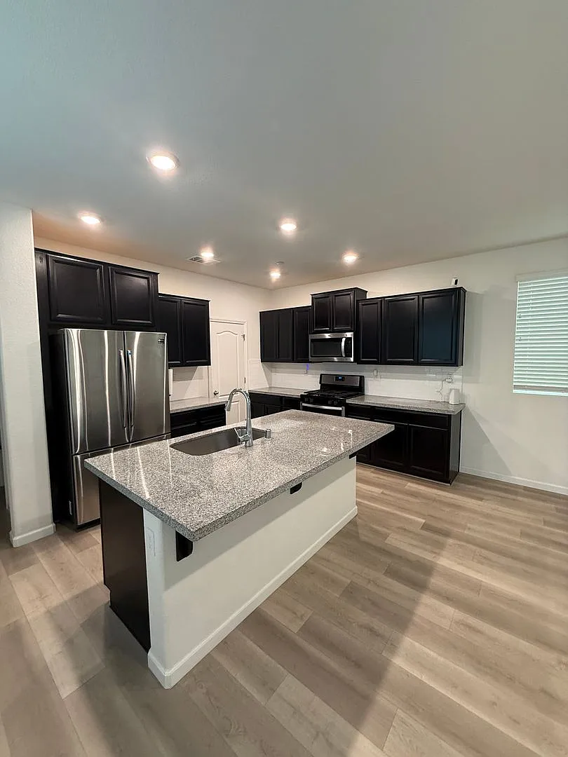 Newer 2 story home — Photo 4