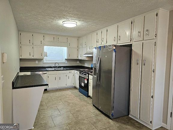 5th image of 135 Old Lantern Dr