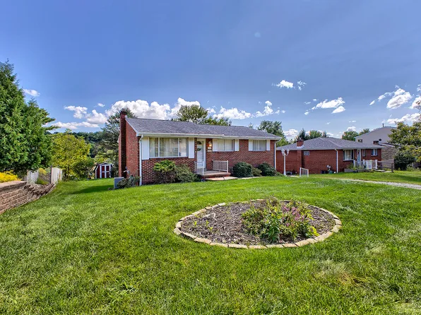 1678 Bernice Dr, North Huntingdon, PA 15642
