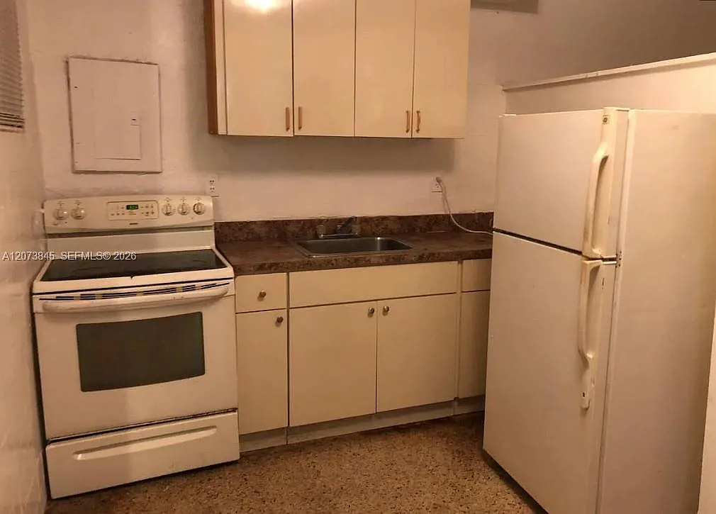 Airline Estates Unit 1 — Photo 3