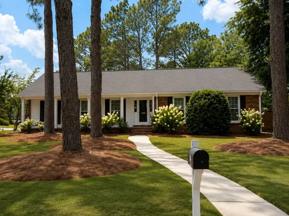 2134 Clinchfield Dr, Fayetteville, NC 28304