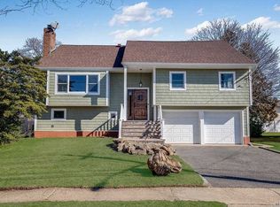 2935 Wynsum Ave, Merrick, NY 11566