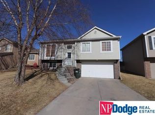 18674 T St, Omaha, NE 68135