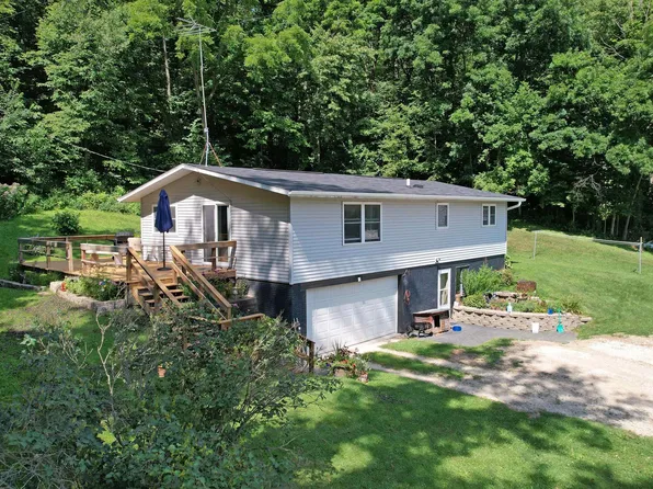 26317 Aztec Rd, Wadena, IA 52169