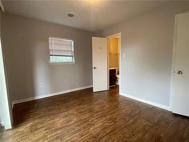 5118 Ehret Rd #B — Photo 11