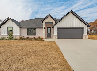 400 Sun Flower Ct, Tolar, TX 76476