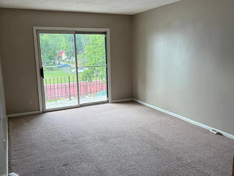 824 Mechanic St #13 — Photo 6